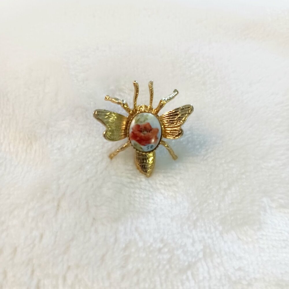 Vintage Gold Tone Bee Brooch Pin Hand-Painted Flower Body Initialed 1" Whimsical - Picture 10 of 10